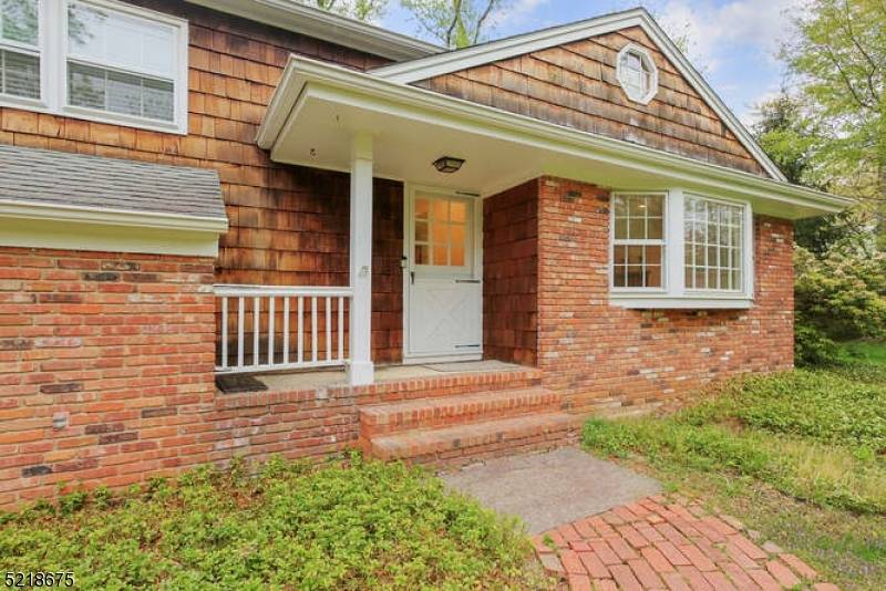 Lovingly maintained, charminng updated 4BR, 2.