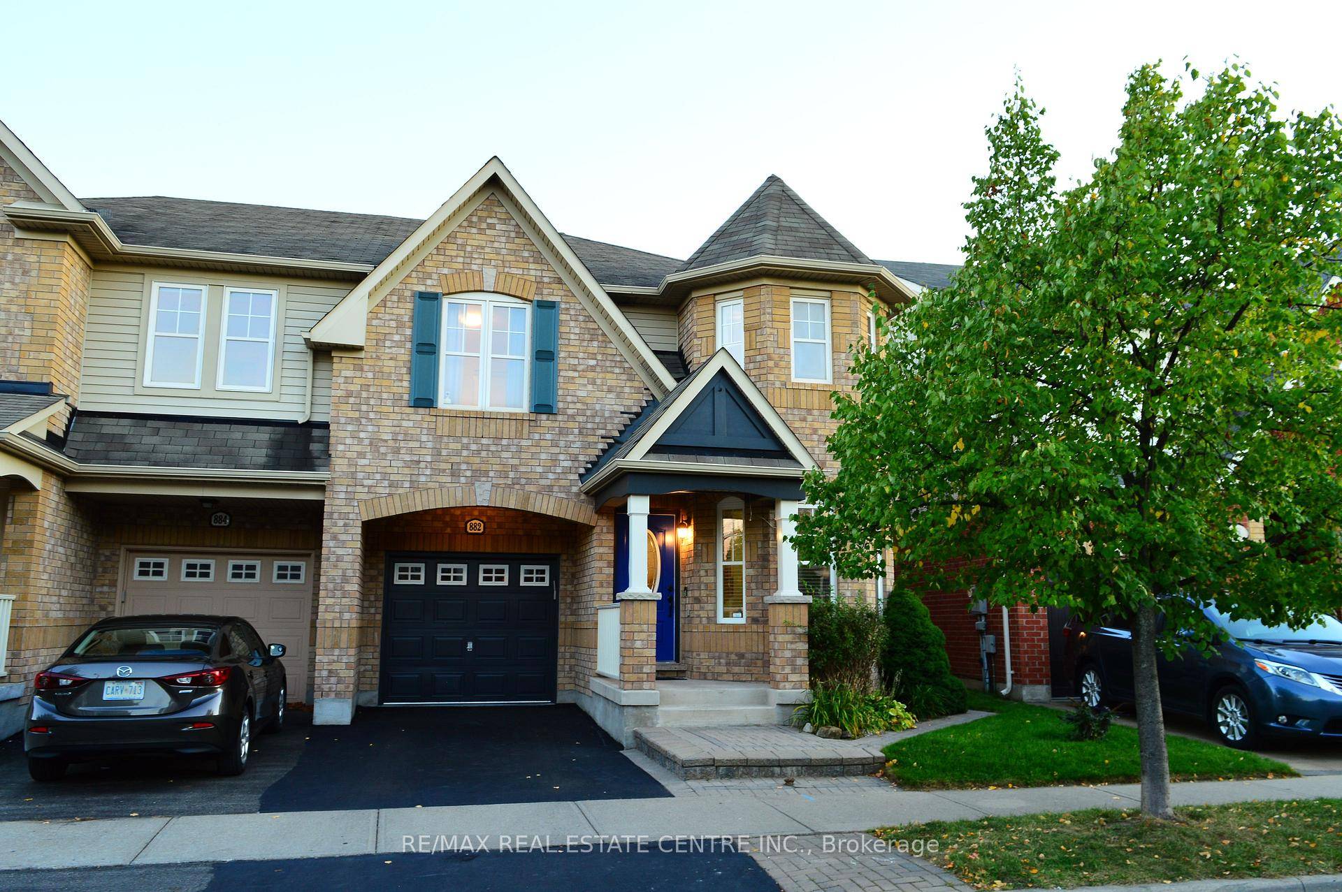MODERN 4 BEDROOM HOME DESIGNER KITCHEN BACKYARD RETREAT MOVE IN READY !