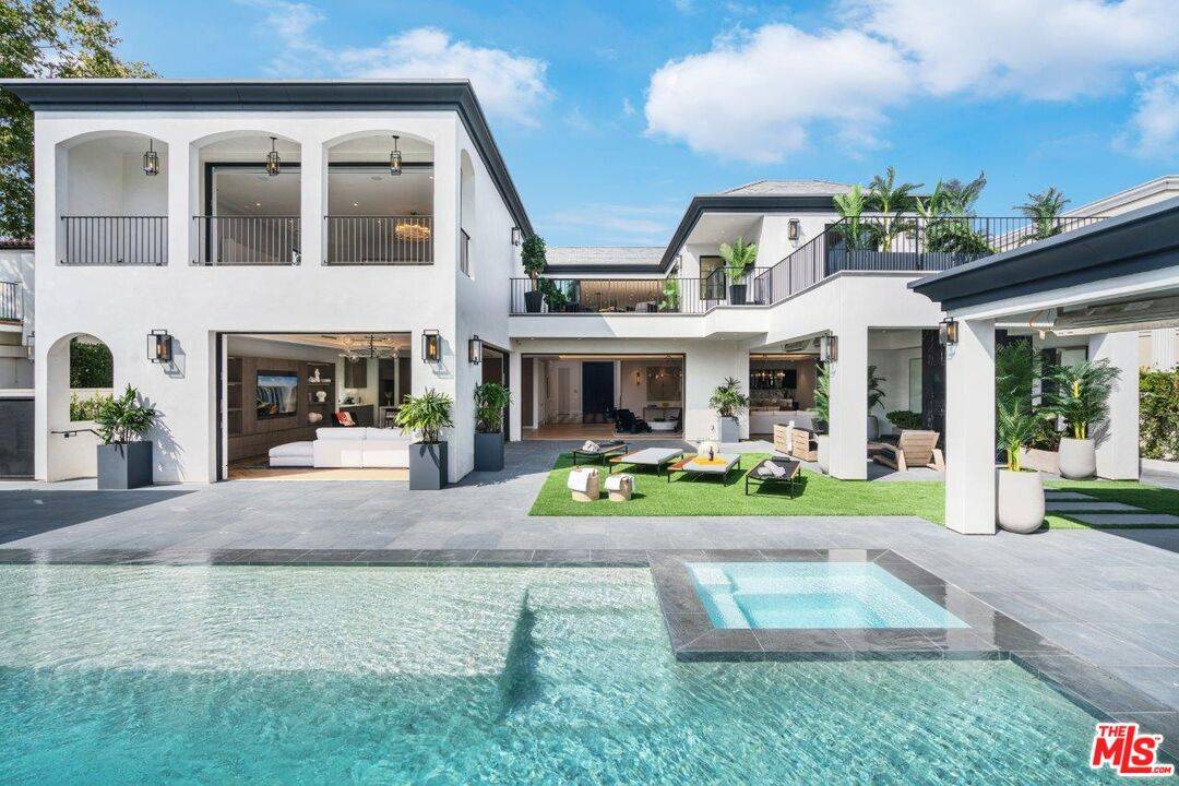 525 N Camden Dr 6BR Beverly Hills Post Office | B.H.P.O. La