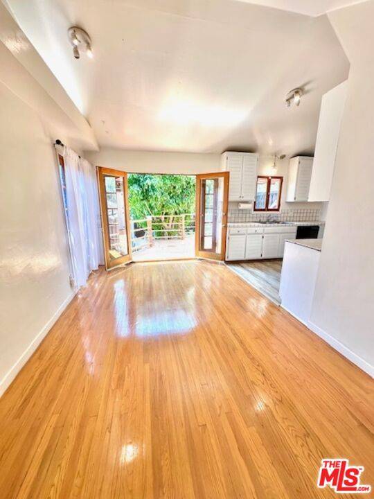 9012 Phyllis Ave 2BR Sunset Strip La
