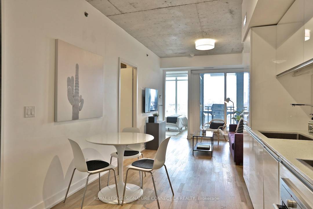 Beautiful Modern Fully Furnished Two Bed Condo w Parking In Queen West's Trendiest Condo Building Located In The Heart Of Queen West.