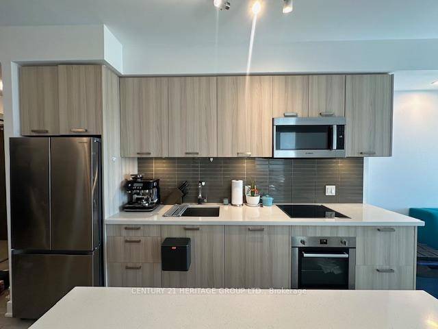 Luxury Living Meets Ultimate Convenience Say hello to this beautifully finished 1 bedroom den suite in one of Toronto's most prestigious neighbourhoods.