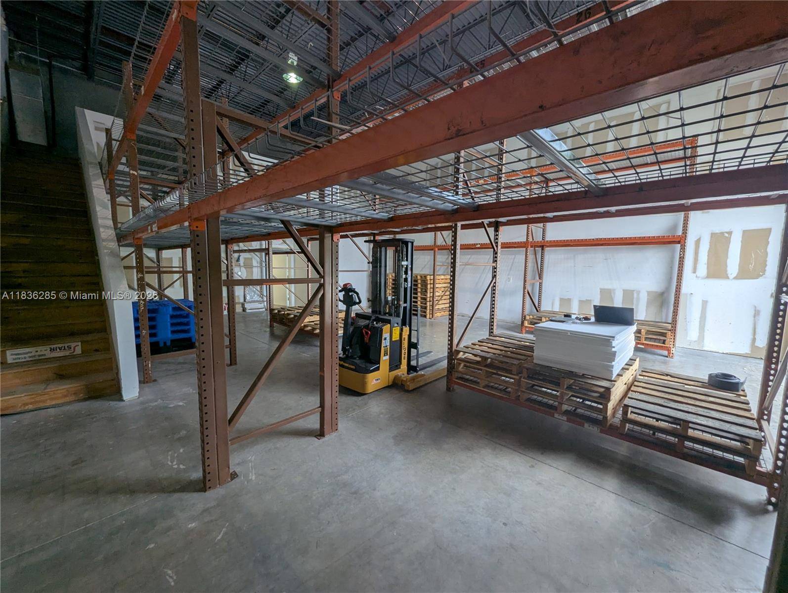 Property Highlights Efficient open warehouse layout with high ceilings 300 SF mezzanine level Private, climate controlled office space Rear roll up door pedestrian access Optional inclusion of racking systems and ...