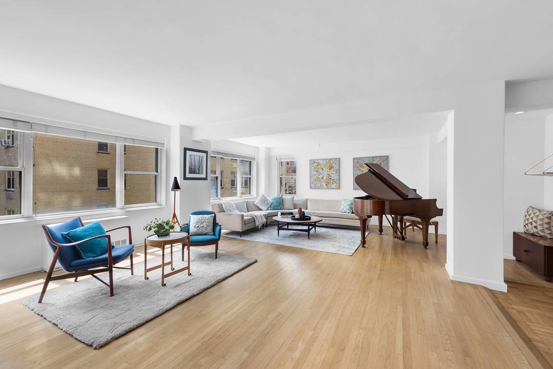 Residence 7HC Sutton House, 415 East 52nd Street Oversized and impeccably laid out, this expansive three bedroom, three bathroom at the Sutton House co op that can be converted to ...