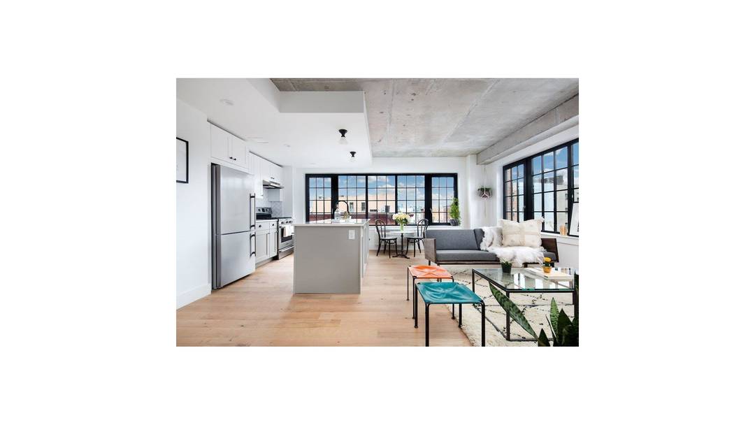 Bright and spacious 1 bedroom with the industrial chic oversized windows, open island kitchen, great closet space, and an in unit Bosch washer amp ; dryer.