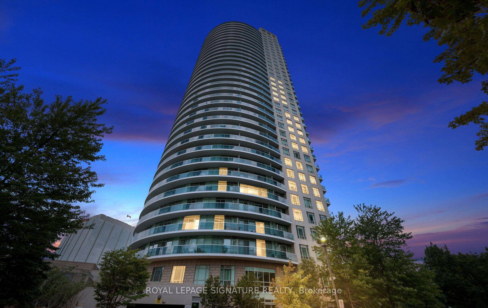 Step into this beautifully upgraded 1 bedroom plus den condo located in the heart of Mississauga.
