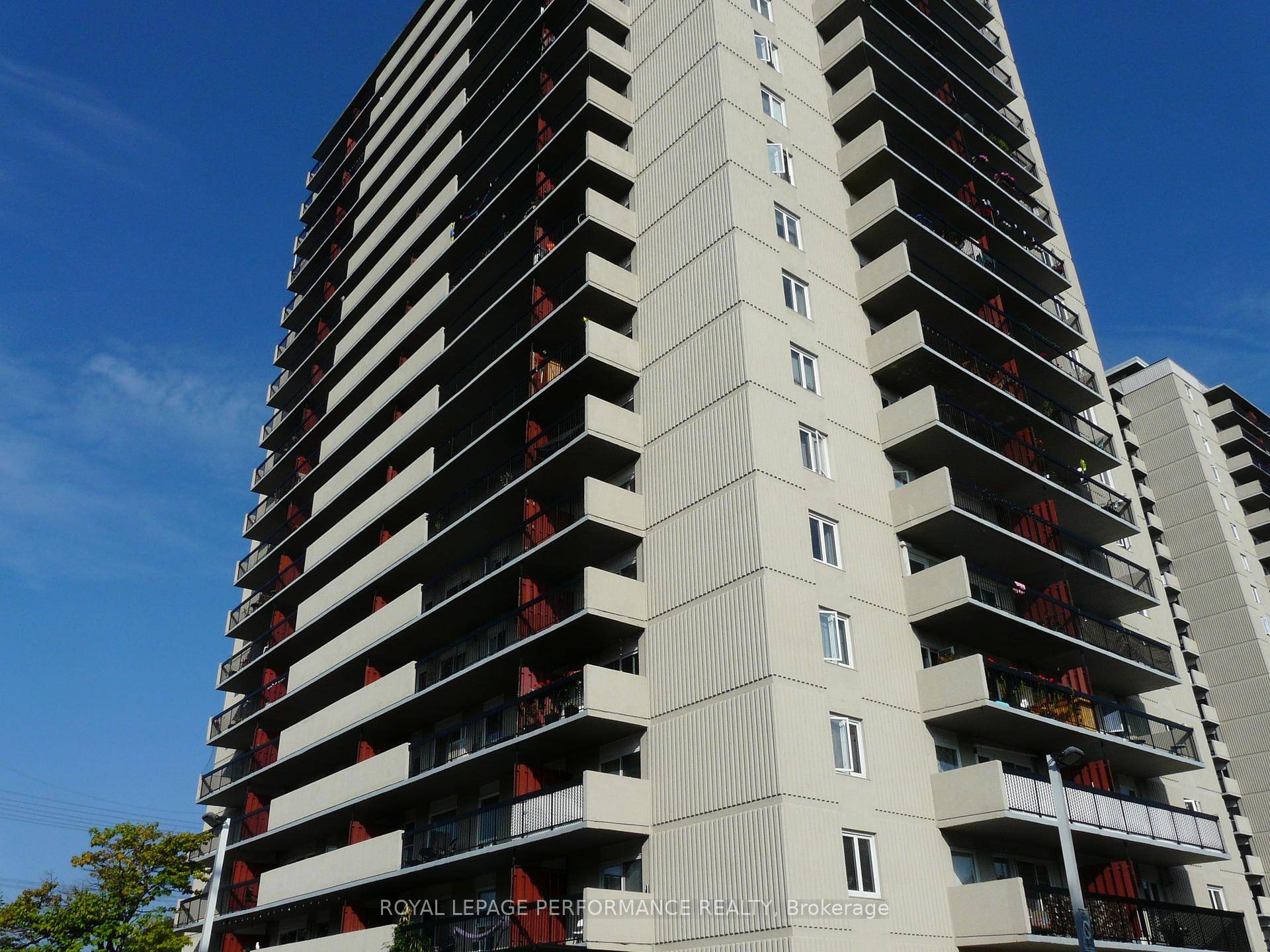 Rarely offered Penthouse in best location with unobstructed stunning views from south west to north west of the city.