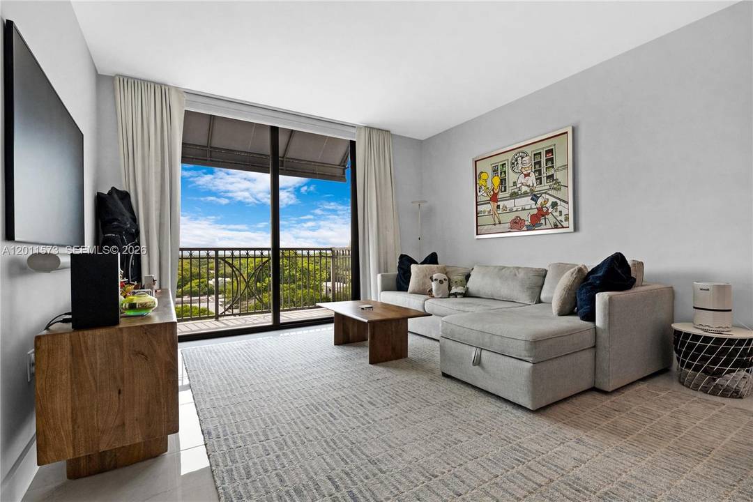 The only 1 bedroom unit currently available for sale at Merrick Manor with unobstructed views and total privacy.
