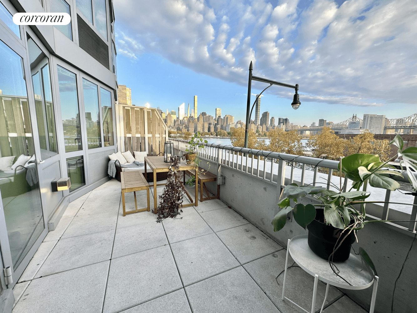 4545 Center Blvd, Apartment 208Private Terrace Overlooking Skyline amp ; RiverRare Lease AssignmentApartment Features Floor to Ceiling WindowsKing Sized BedroomSpacious Living RoomStainless Steel AppliancesDishwasher, Built In Microwave, Gas Range, Refrig