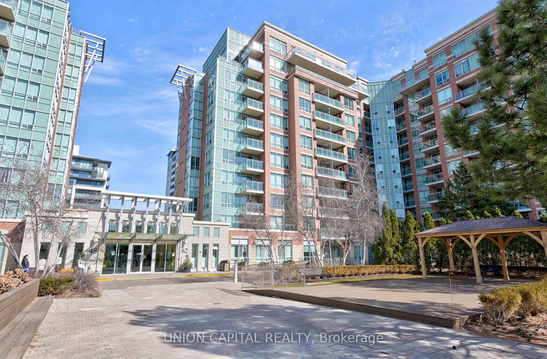 WELCOME TO 62 SUNCREST 717 Located in the heart of Commerce Valley, Thornhill Towers at 62 Suncrest Boulevard offers a vibrant living experience.
