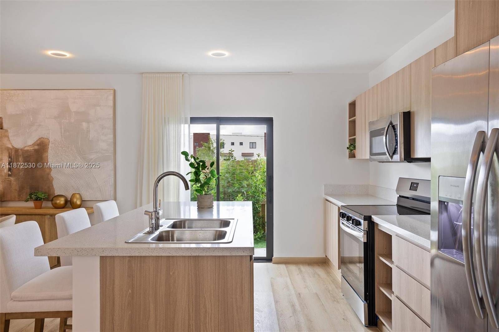 Find modern townhouse style homes in one of Miami Dade s fastest growing areas, Florida City.