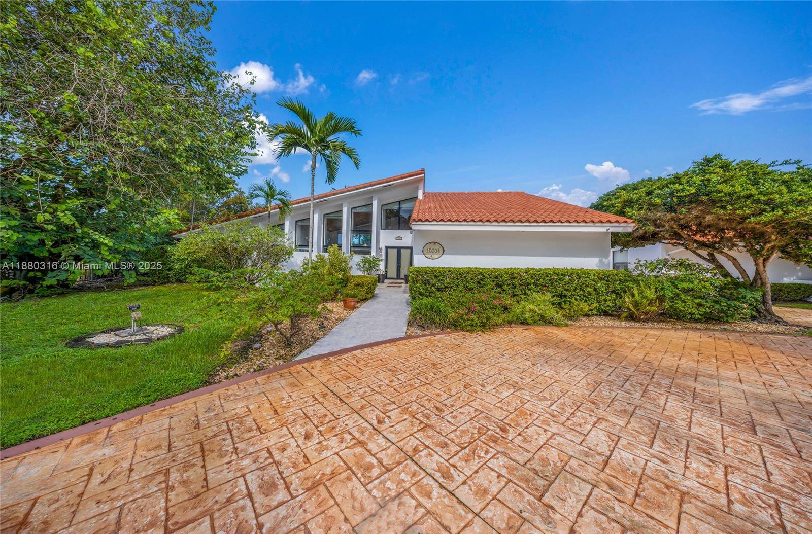Welcome to this rare 1 story estate home in exclusive Galloway Glen Estates, nestled on nearly 1 acre.