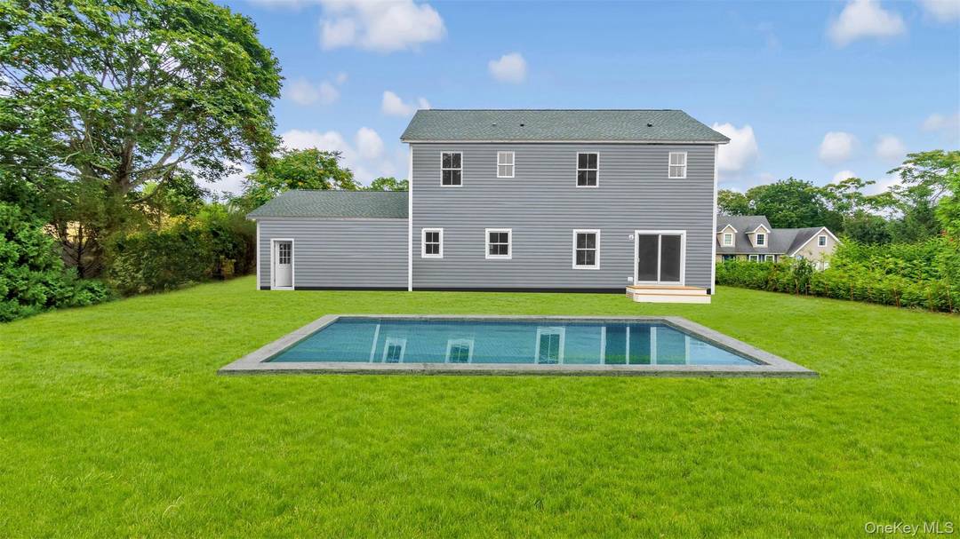 Exquisite New Construction in Hampton Bays !