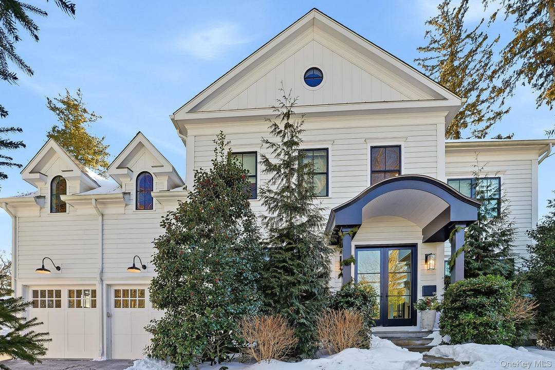 Live in the heart of Rye and enjoy the ultimate walk to everything lifestyle downtown shops dining, Rye High and Middle School, pre schools, Rye Nature Center and the train ...