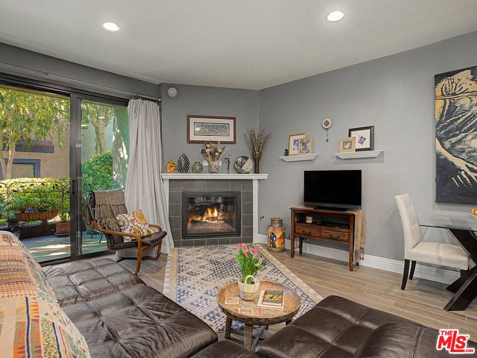 8675   Falmouth Ave 1BR Playa Del Rey La