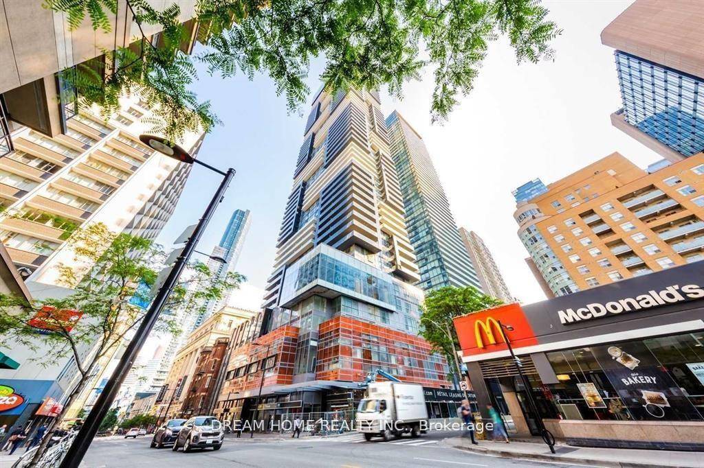 Luxury Building ! Steps Away To College Subway Station !
