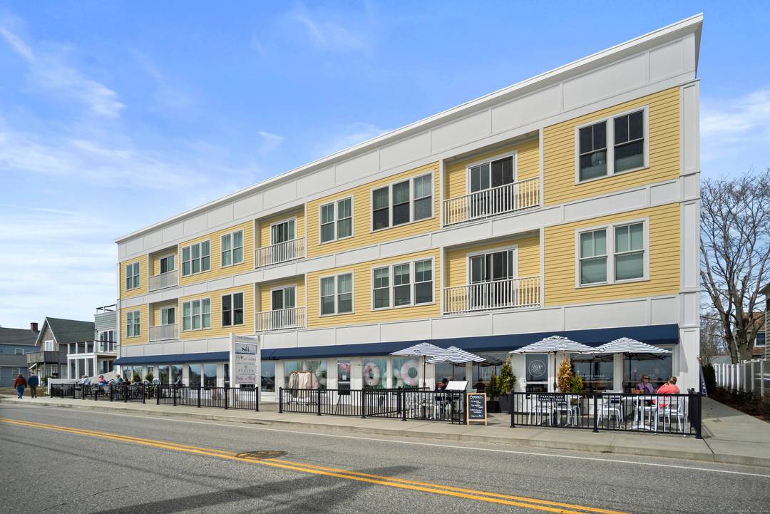 Penthouse Living in Niantic Village Stunning 3 Bedroom, 2 Bath Corner Unit with Rooftop Deck !