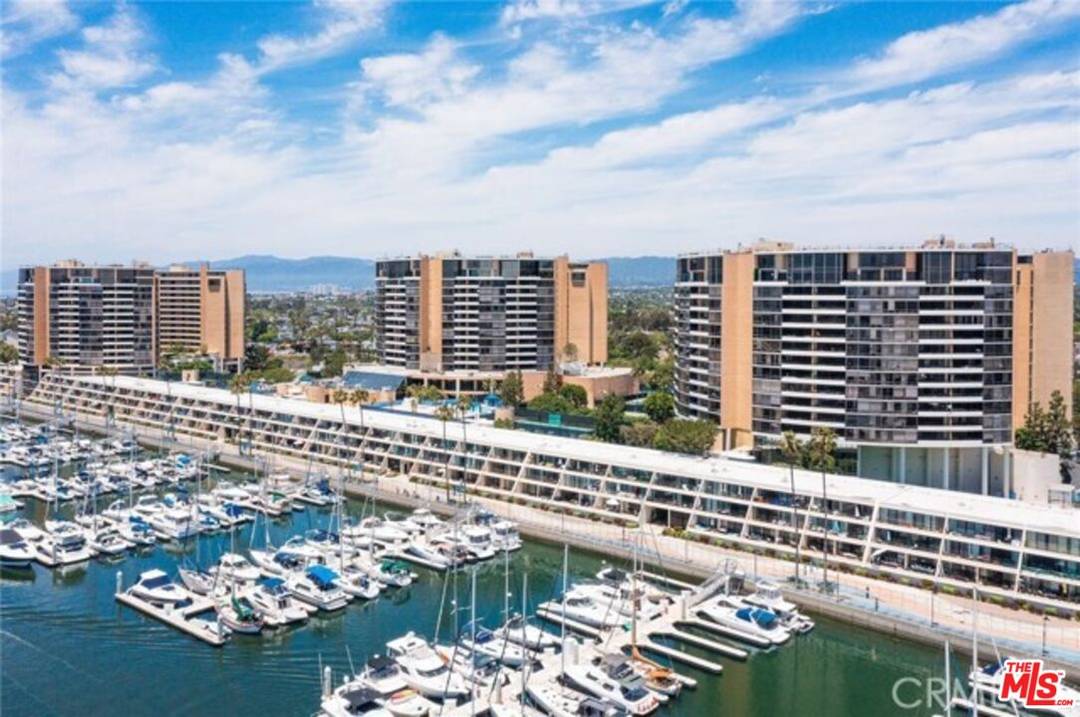 4267  Marina City Dr 2BR Marina Del Rey La