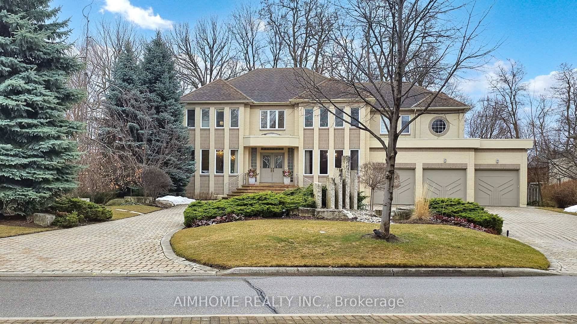 Prestigious Renaissance Court In Prime ' Thornhill ' Community !