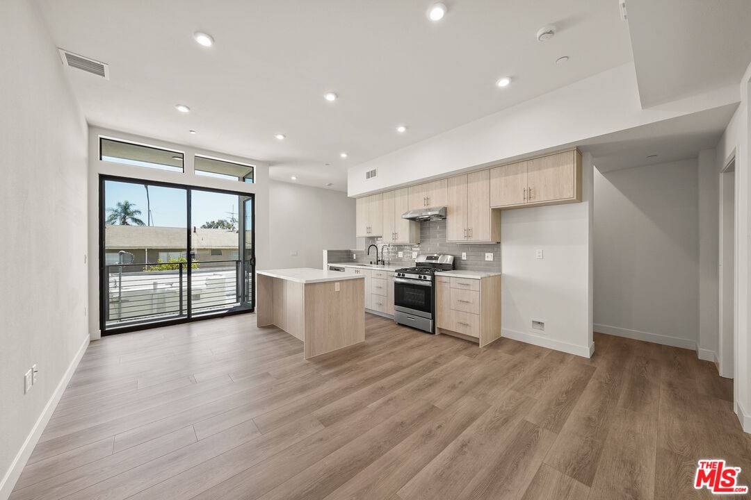 1200 1/2 N Orange Grv 3BR Hollywood Hills East La