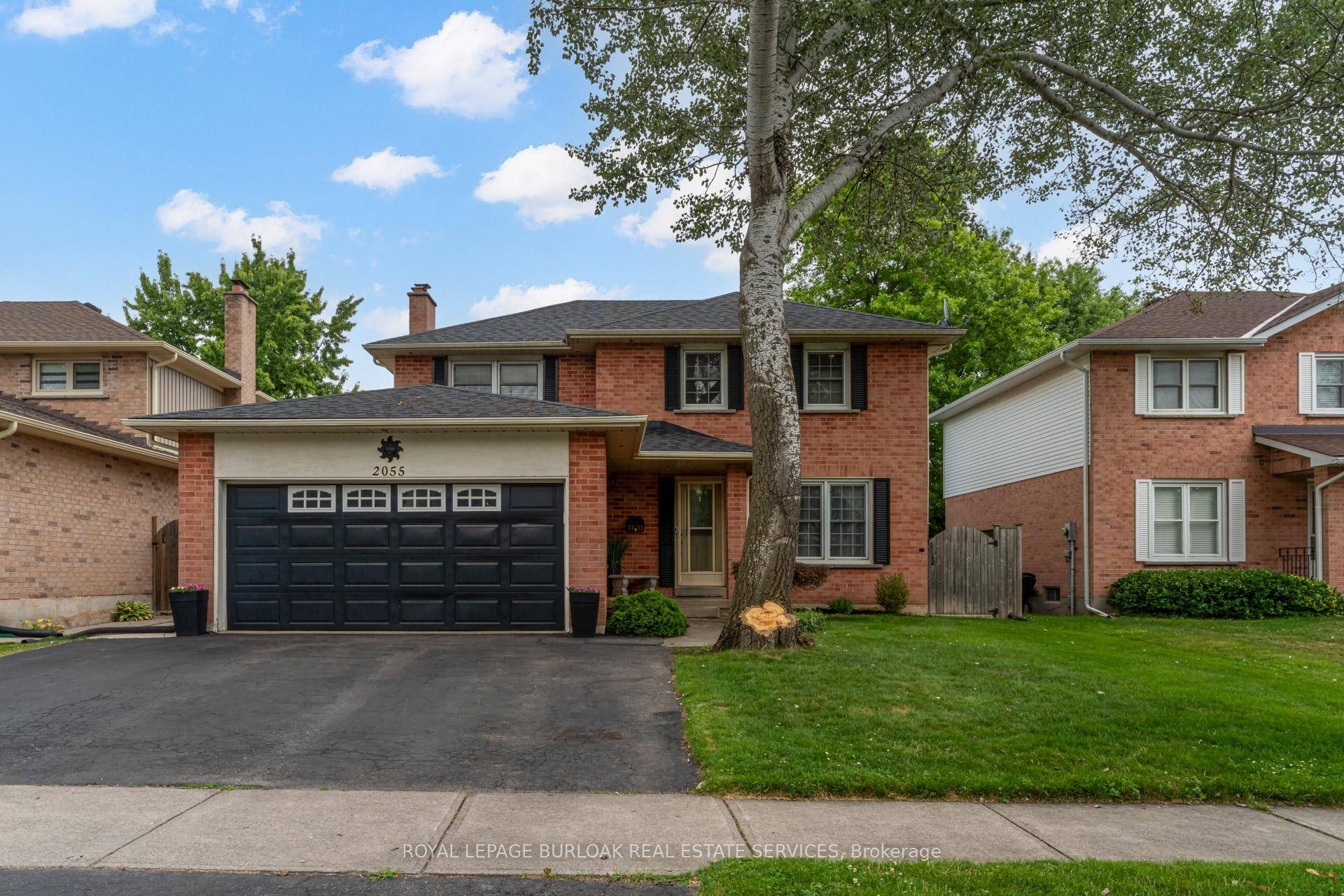 Welcome to 2055 Hunters Wood Drive situated on a quiet, tree lined street in Burlington's highly desirable Headon Forest neighbourhood, this beautifully maintained 4 bedroom, 3 bathroom detached home offers ...