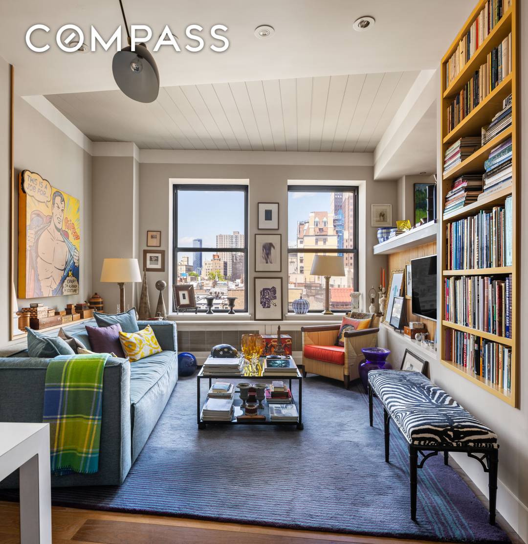 Iconic unobstructed Brooklyn Heights views for days from this exceptionally chic, custom designed residence.
