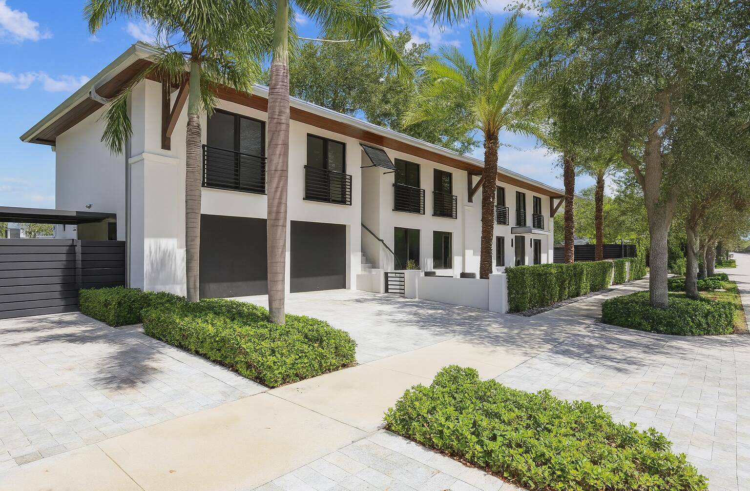 Modern 5 bedroom, 4. 5 bath luxury home in the heart of Victoria Park, just blocks from Las Olas Holiday Park.