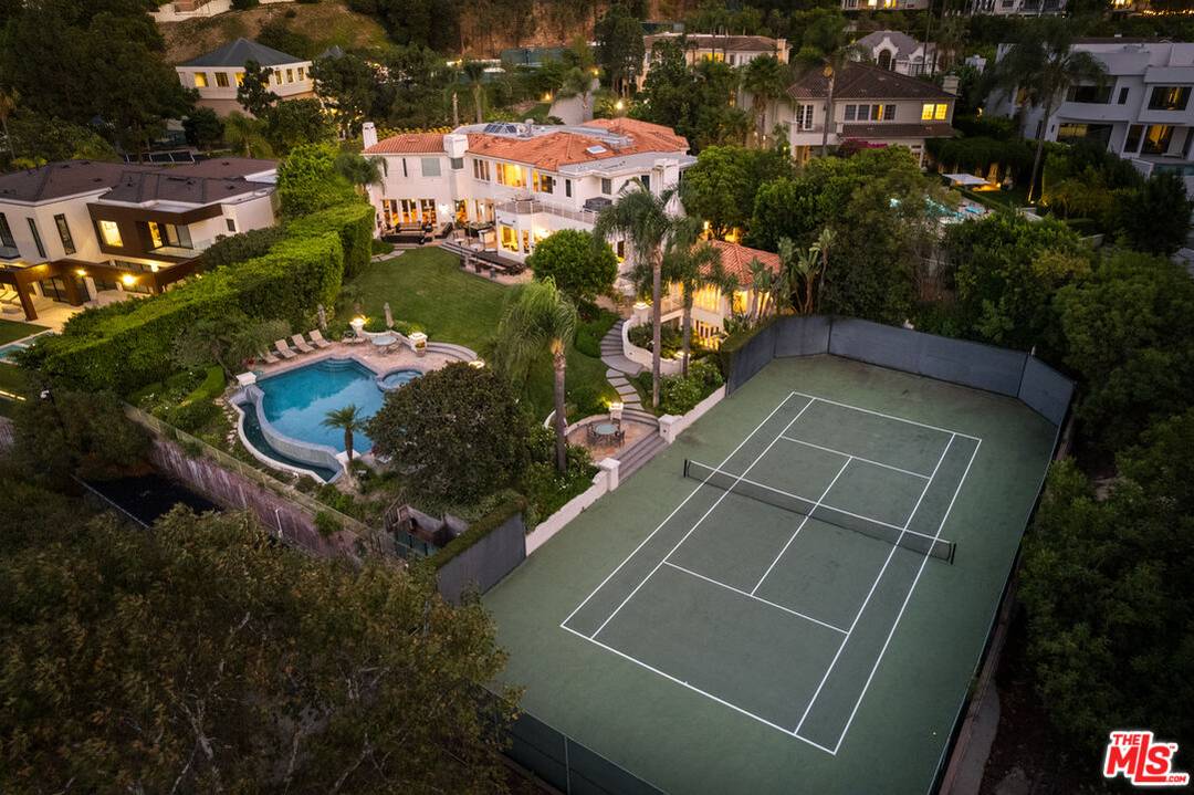 14035   Aubrey Rd 7BR Beverly Hills Post Office | B.H.P.O. La