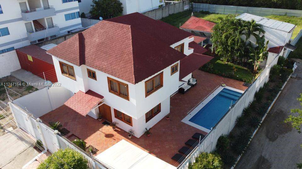 Beautiful property located in Cartagena Colombia, Exclusive place where you can enjoy a pool and patio to share with the family.