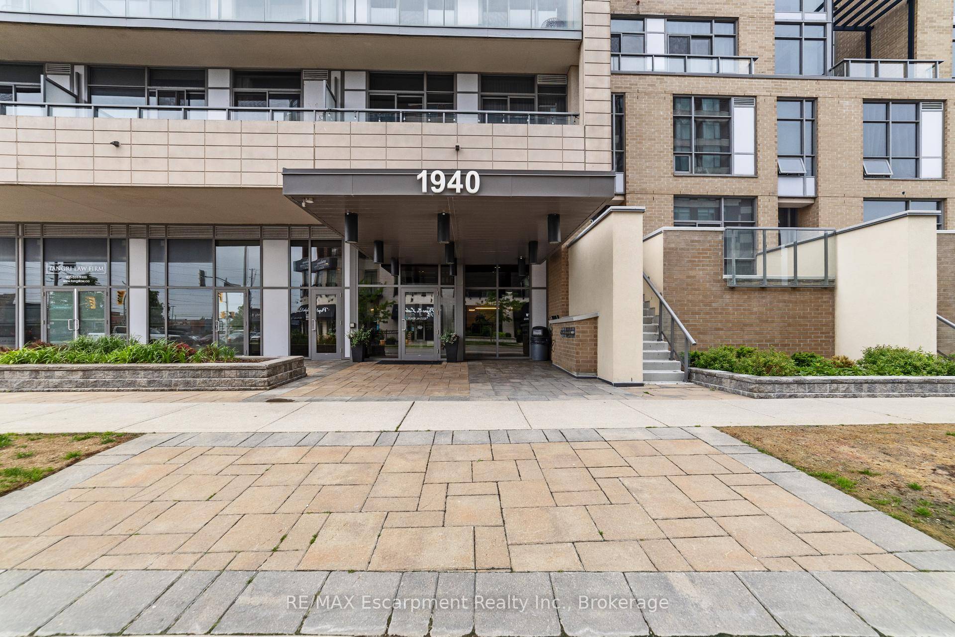 Welcome to comfortable condo living with scenic views and modern updates in Burlington's sought after community.