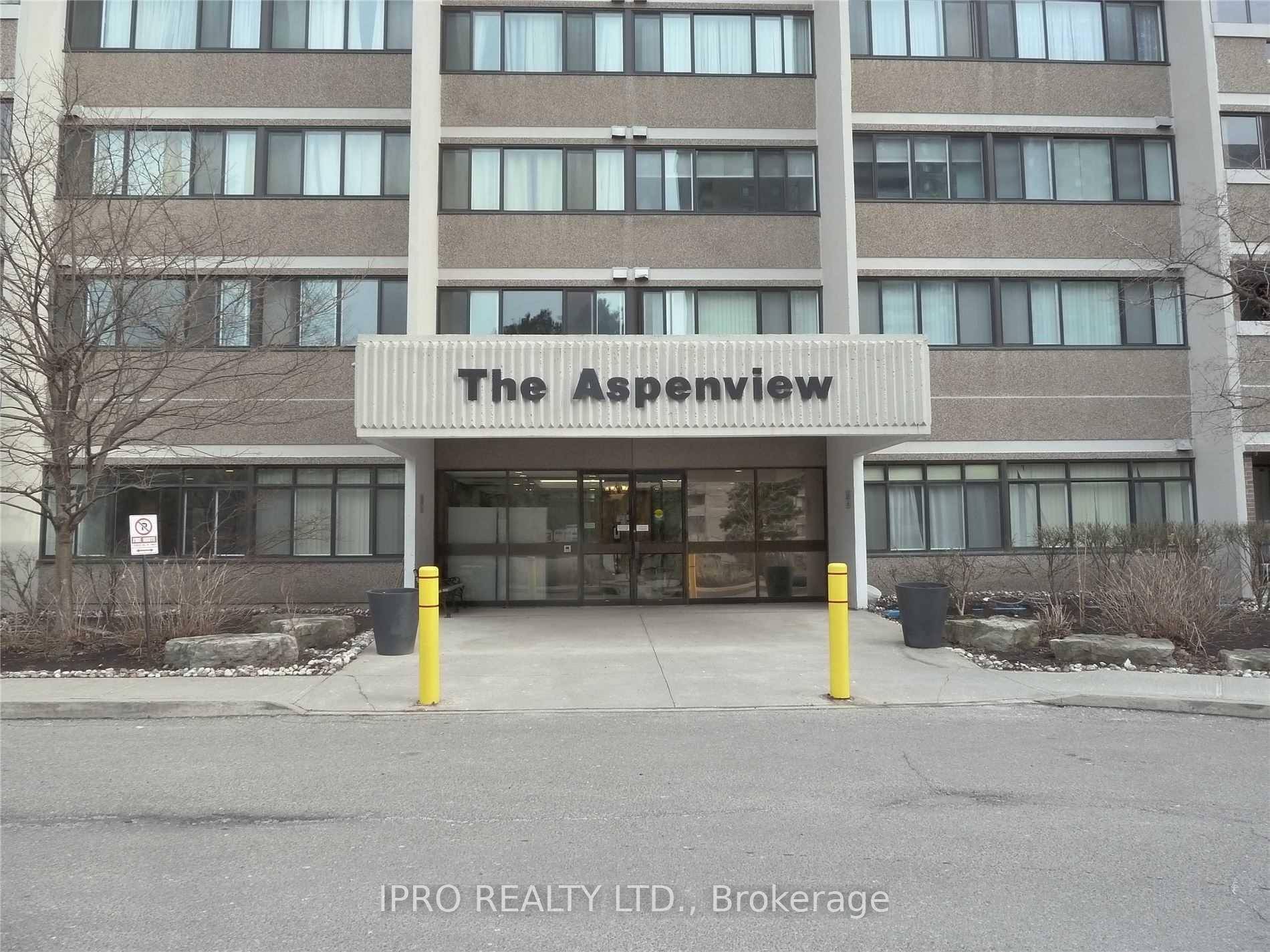 Perfect Blend of Comfort and Luxury, Bright Spotless, Fantastic Unit In Prime Mississauga Lockbox For Easy Viewing.