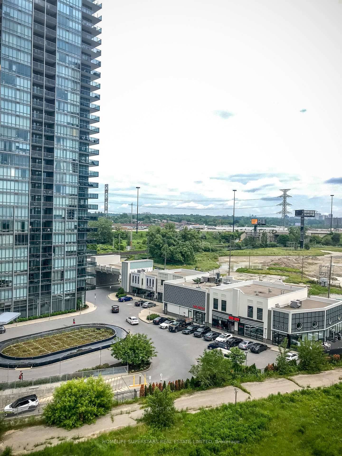 Beautiful Suite In Desirable Key West Condo, 1 Media, Parking And Locker Included, Immaculate, Bright, Gorgeous Sunsets From Balcony.