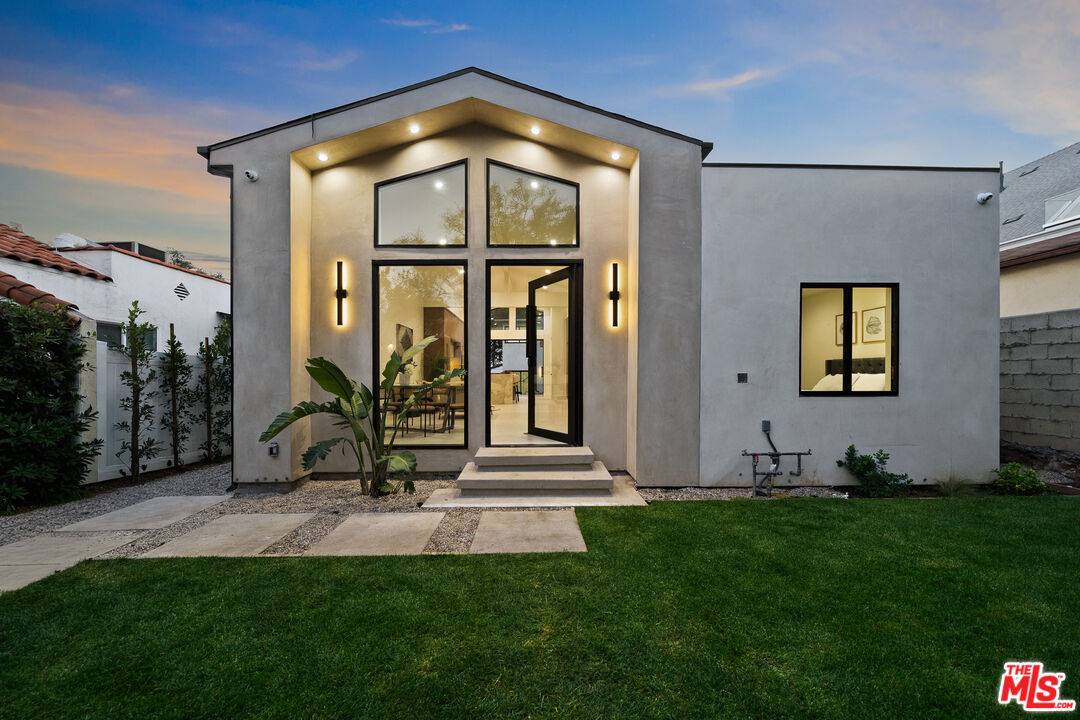 8982   Norma Pl 4BR Sunset Strip La