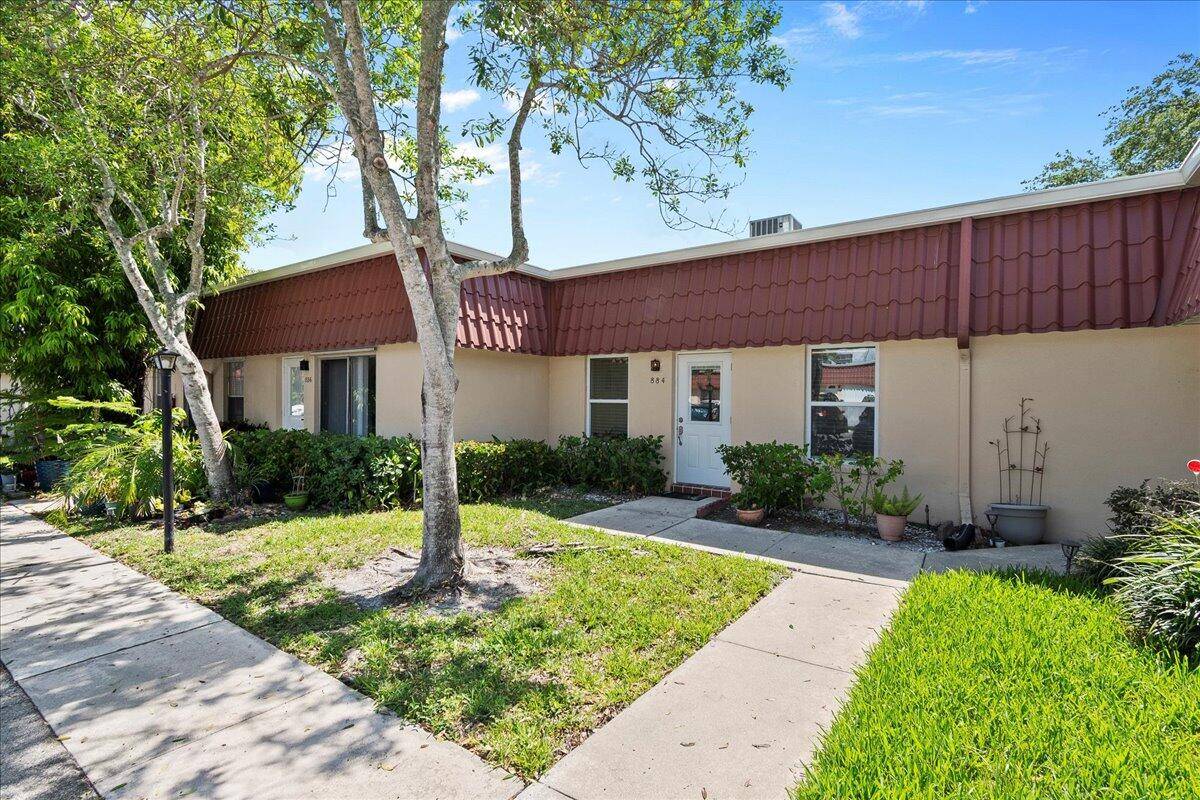 Move In Ready ! Spacious 1 Bedroom in Vibrant 55 Community Lake Worth, FL Don't miss this beautifully maintained and incredibly spacious 1 bedroom, 1 bath fully furnished, turn key ...
