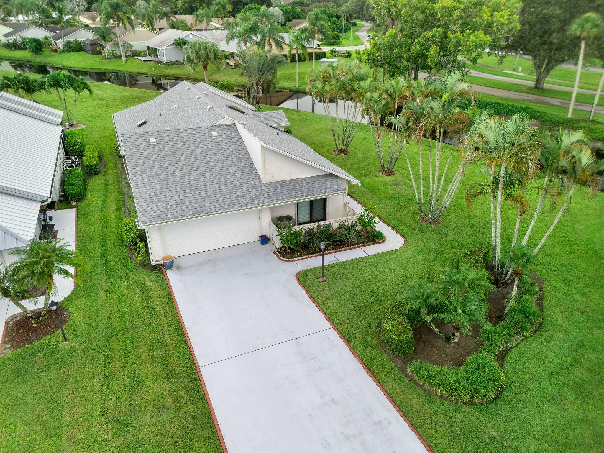 Enjoy peaceful lake views from this well maintained 3 bedroom home in Heritage Ridge North.