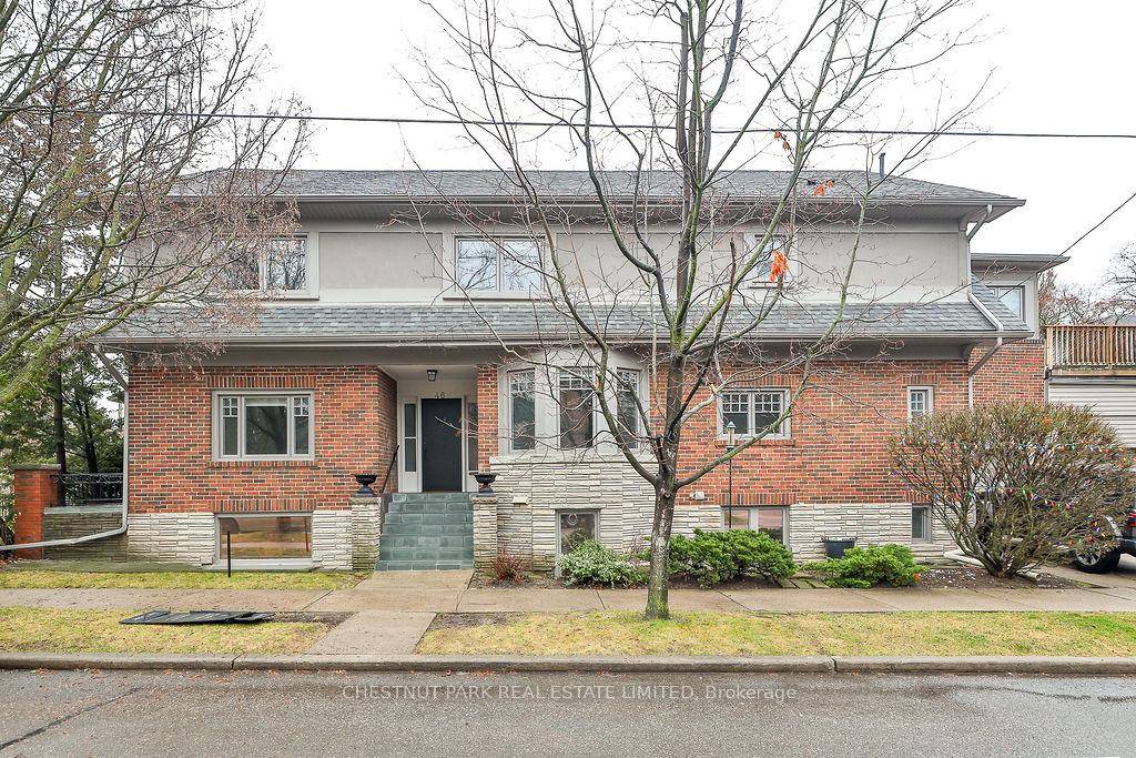 This Moore Park home is ideally situated just steps from Yonge and St.