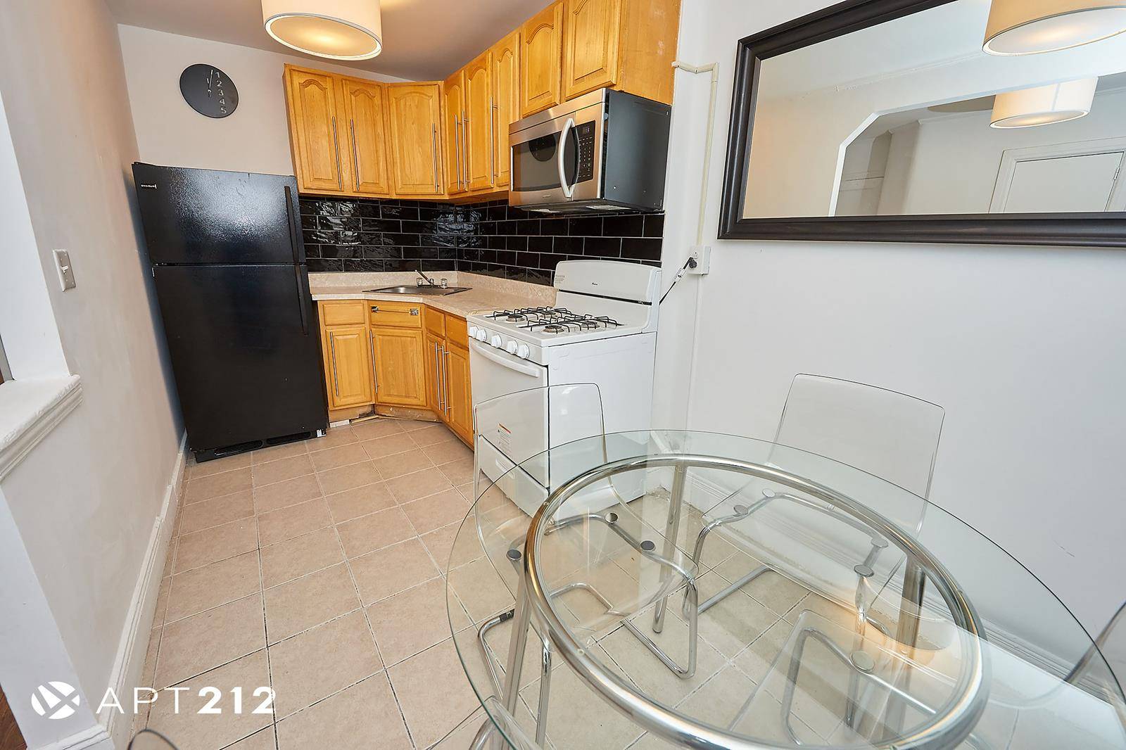Monthly price is based on a 12 month leaseCan be rented fully furnished as shown in the pictures for an additional 100 monthAmazing 5 bedroom loft apartment.