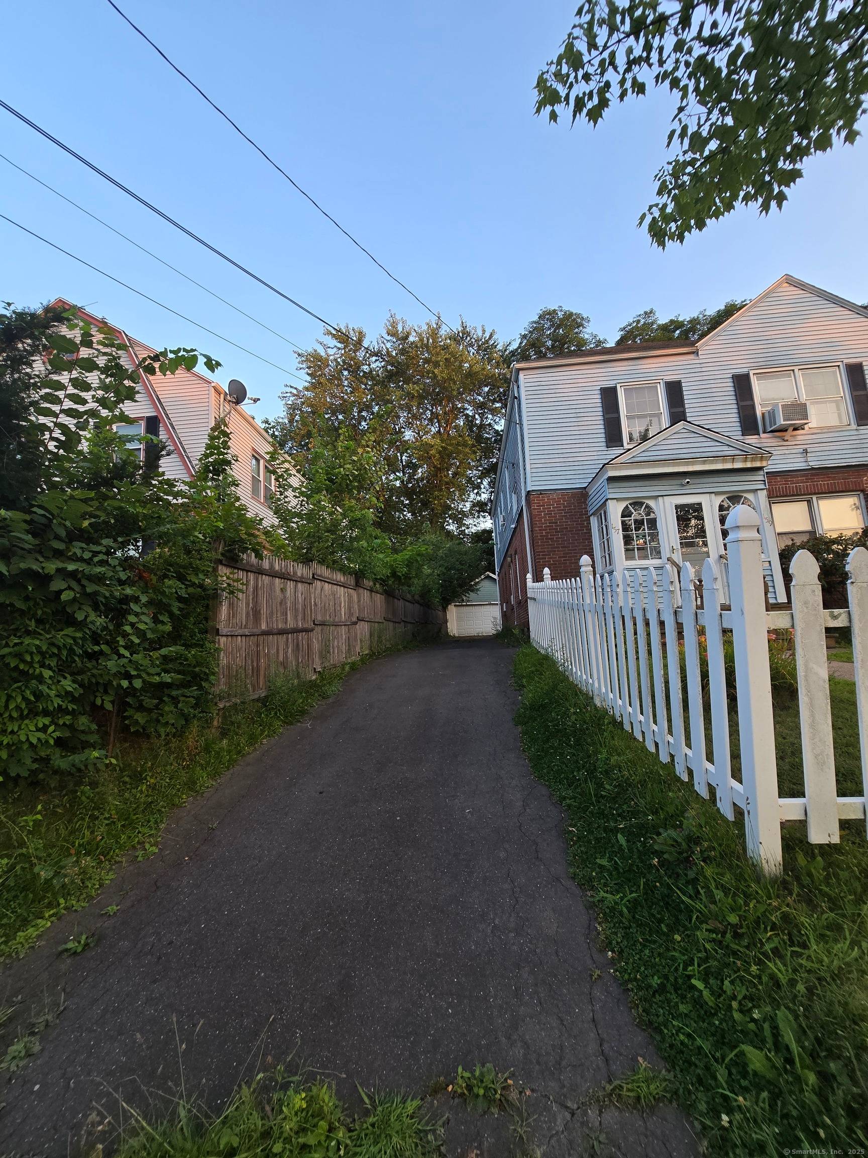 Come and take a look at this 2 family home located in a prime location in the Blue Hills Area of Hartford.