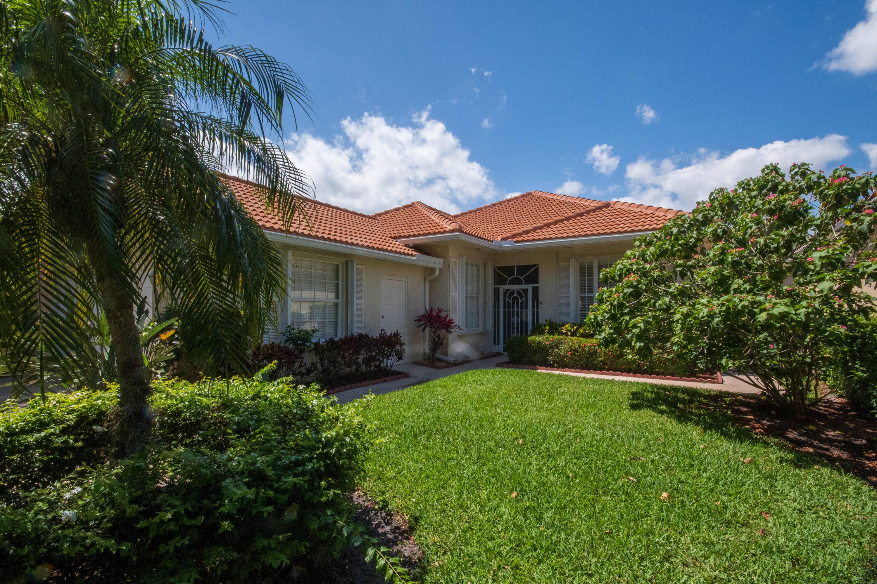 Wonderful opportunity 2 obtain a lovely Lakefront home in the highly sought after, privately gated community of Oaks East.