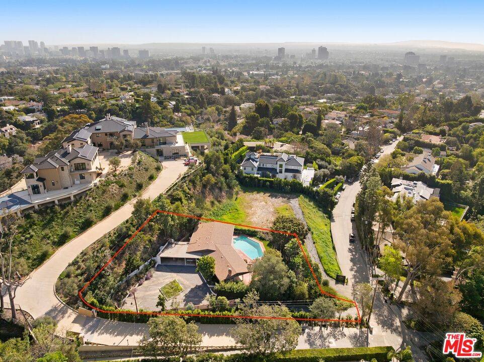 590  N Tigertail Rd 2BR Brentwood La