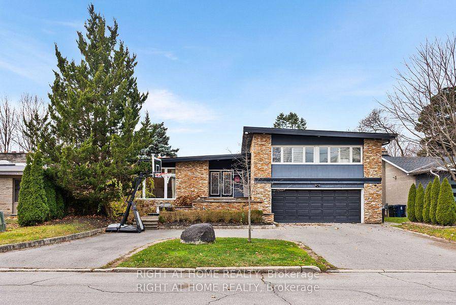 An Architectural Gem On A Ravine Lot In Prestigious Bayview Village Set On An Exceptional 64.