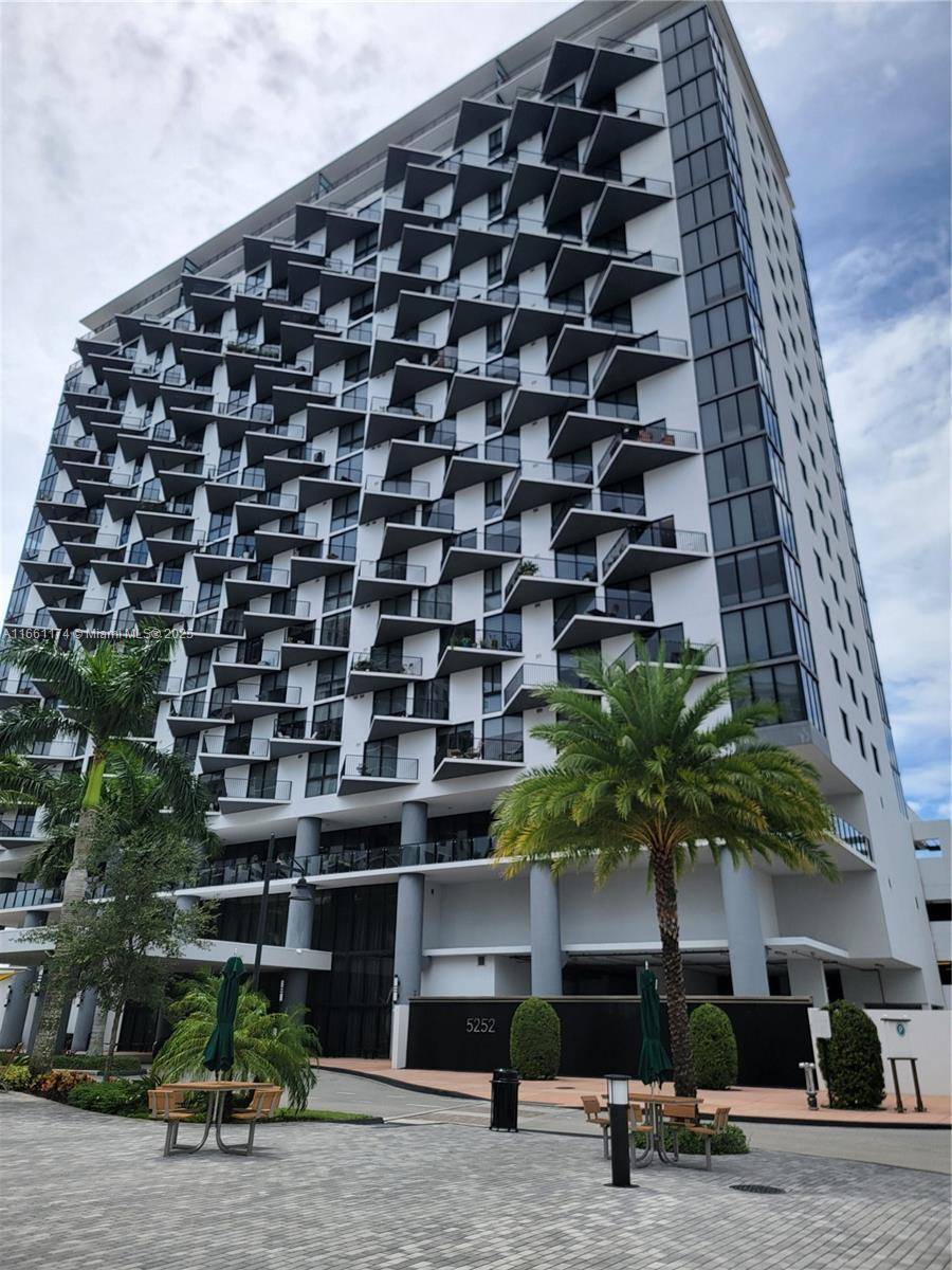 Discover the perfect blend of comfort and convenience in this spacious 2 bedroom, 2 bathroom apartment located in the heart of Doral.