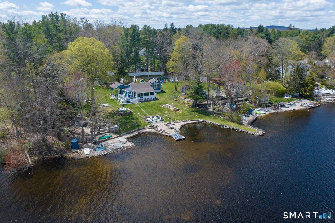Don't miss the perfect opportunity to spend summer by the water at Blue Heron Haven !
