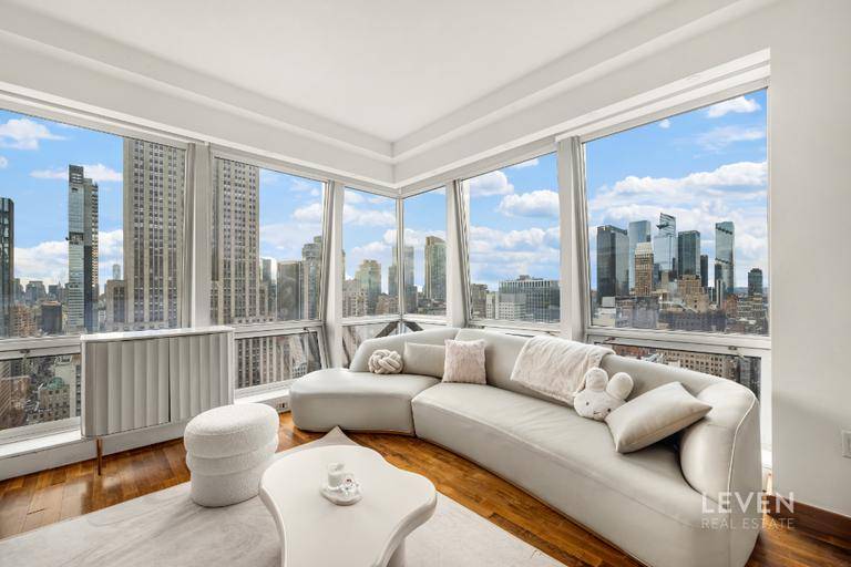 CORNER 1BR WITH DRAMATIC VIEWSWelcome to The Residences at 400 Fifth Avenue 34H !