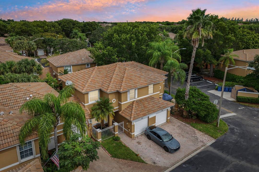 2837 NW 99th Terrace Townhouse Palm Beach