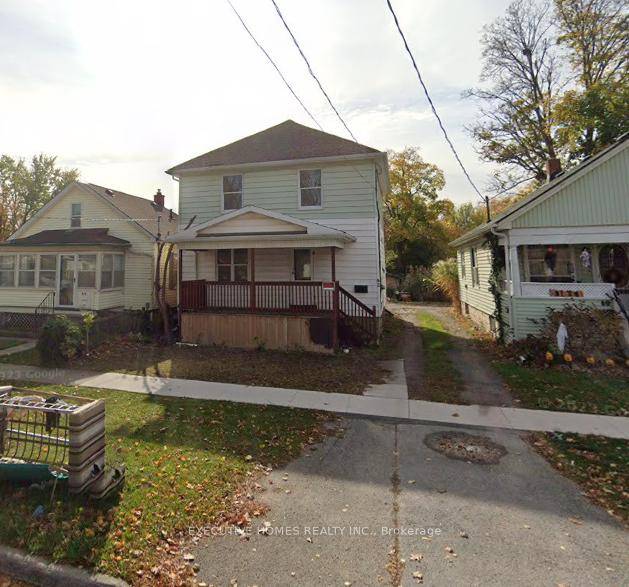 Close To Public School And High School This Two Story Family Home Feature 6 bedroom 3 washroom house with 3 car parking.