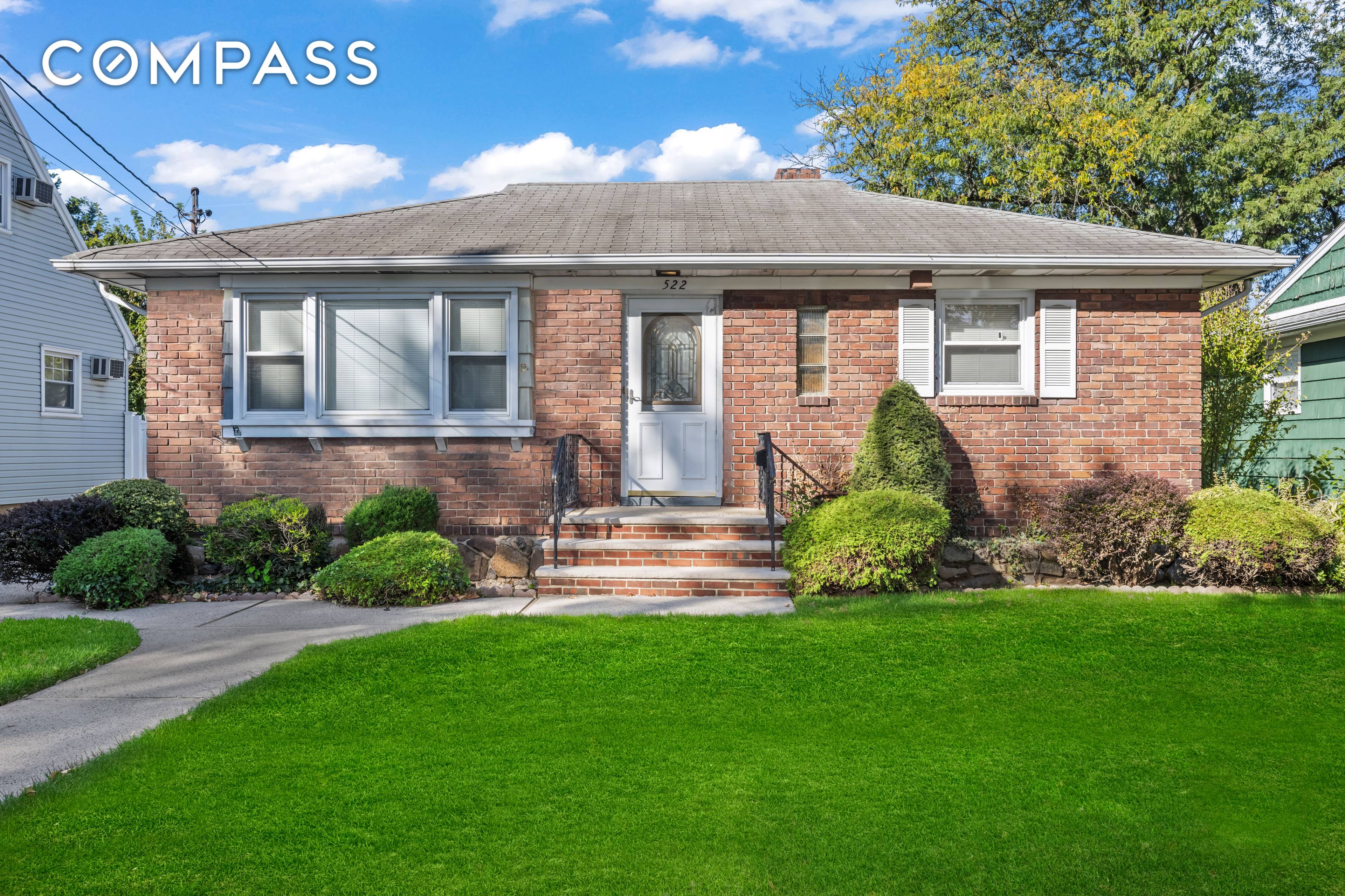 This delightful single family home offers comfort, convenience, and a welcoming layout suited for modern living.