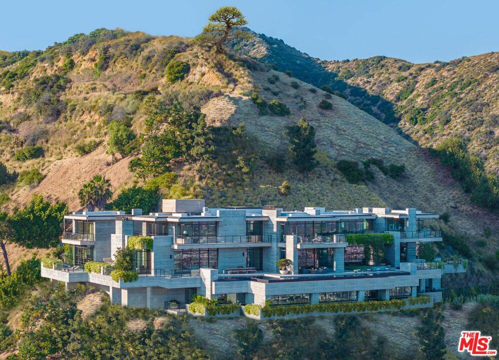 7661 Curson Ter 7BR Hollywood Hills East La