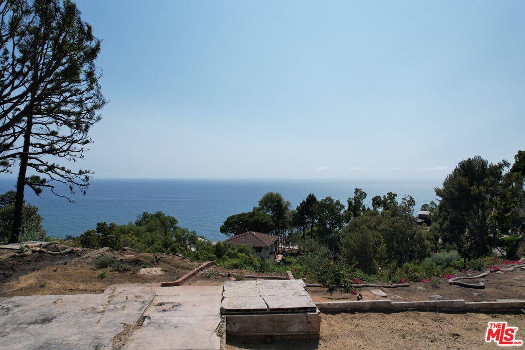 20555   Little Rock Way Malibu La