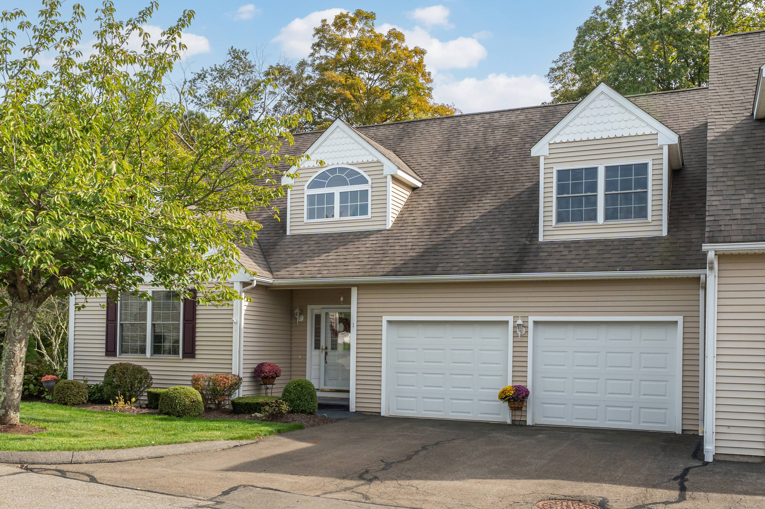 Welcome to Pond View Estates, a quiet and desirable 55 community where this spacious 2 bedroom, 2.